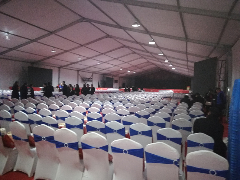 安康恒大地产开盘桌椅铁马护栏 西安桌椅出租