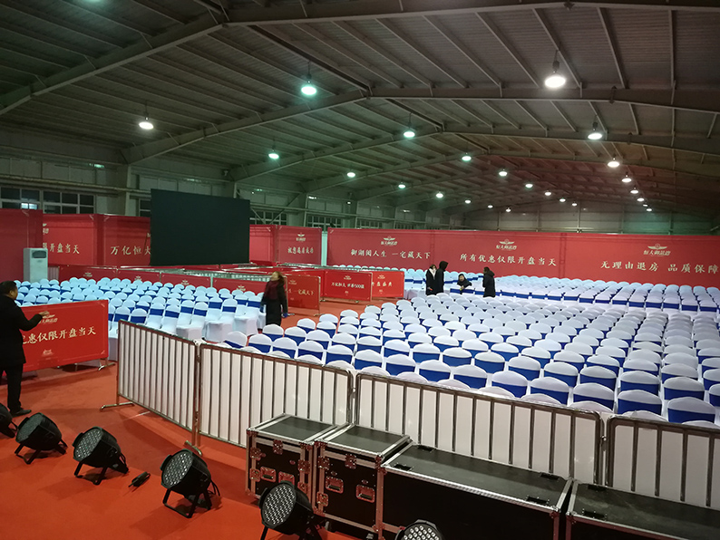 宝鸡恒大开盘 西安铁马护栏租赁 铁马护栏画面